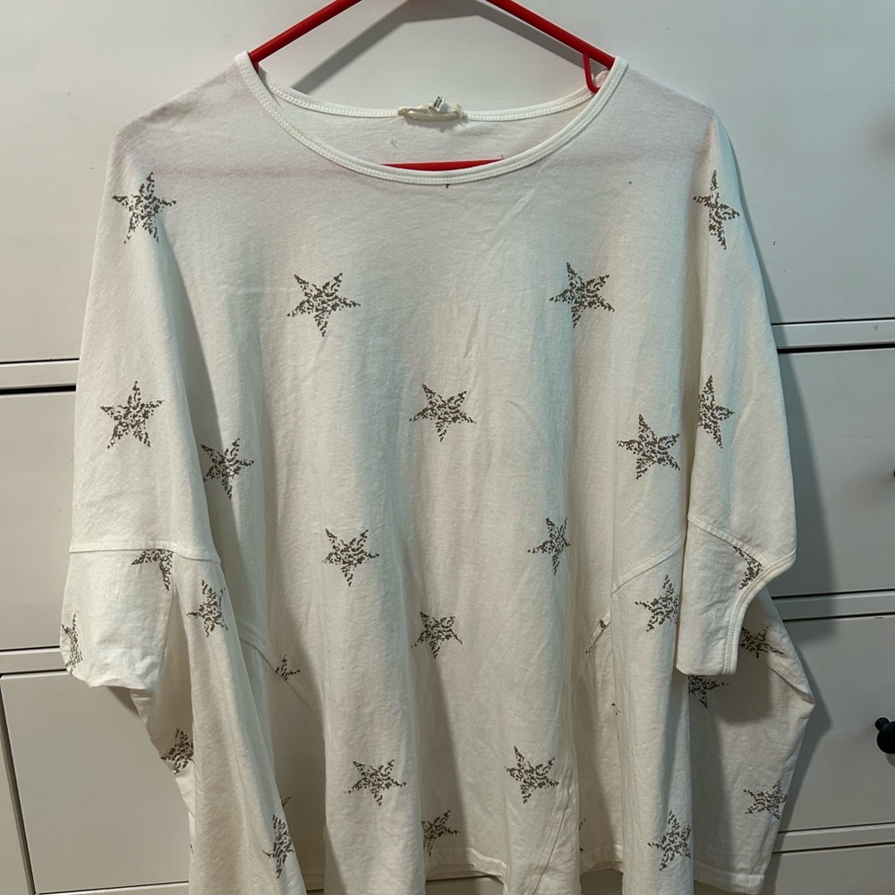 Easel Cream Star Print Oversized FlowyTop